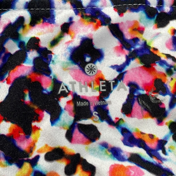 ATHLETA CHATURANGA WATERCOLOR HIGH RISE CAPRI LEGGINGS SIZE SMALL - Picture 4 of 6